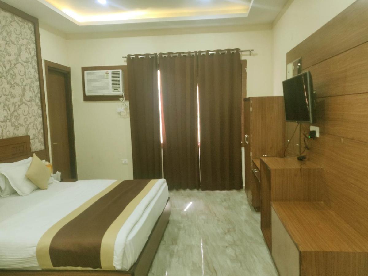 Hotel The Vaishno Devi Hills Katra  Εξωτερικό φωτογραφία
