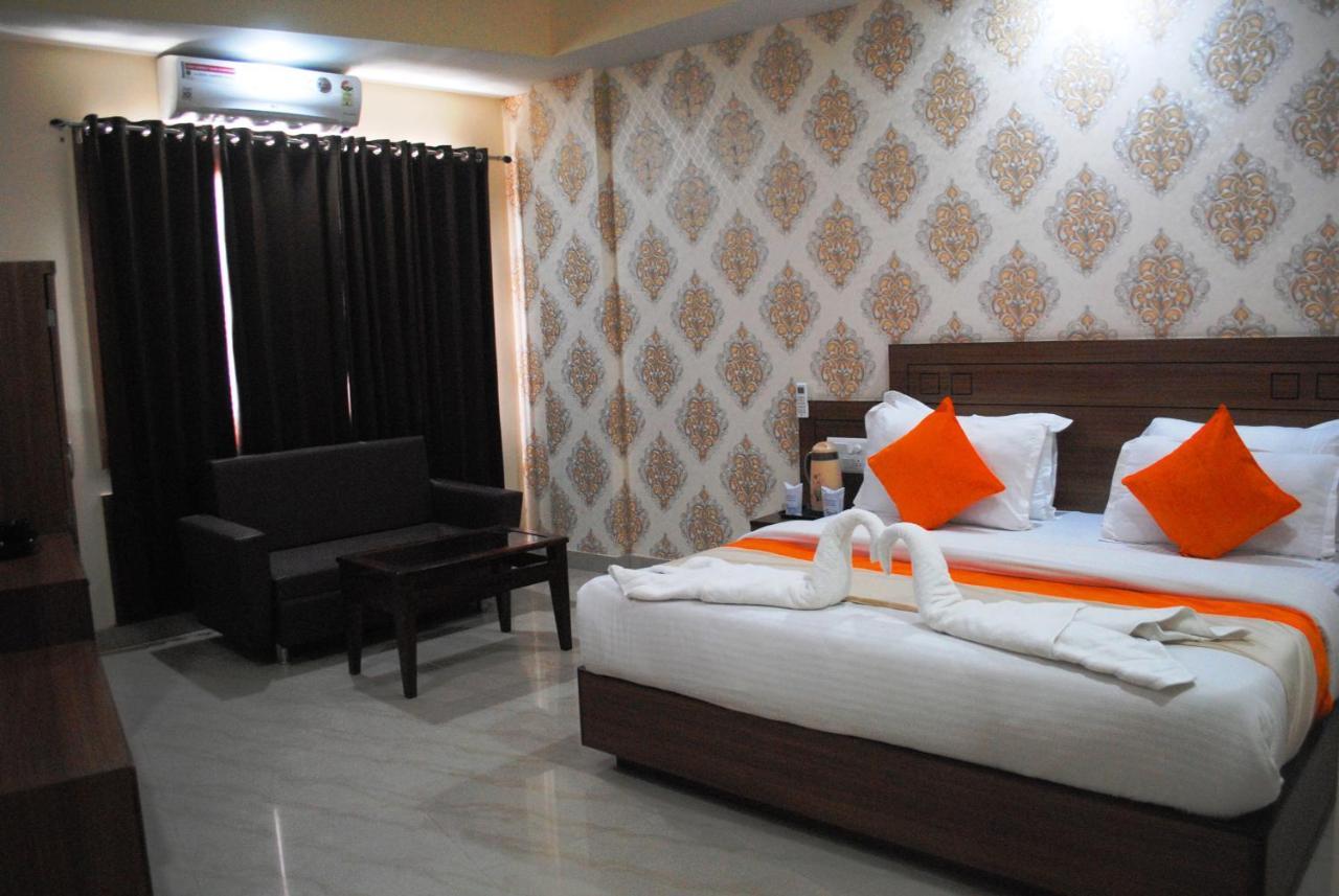 Hotel The Vaishno Devi Hills Katra  Εξωτερικό φωτογραφία